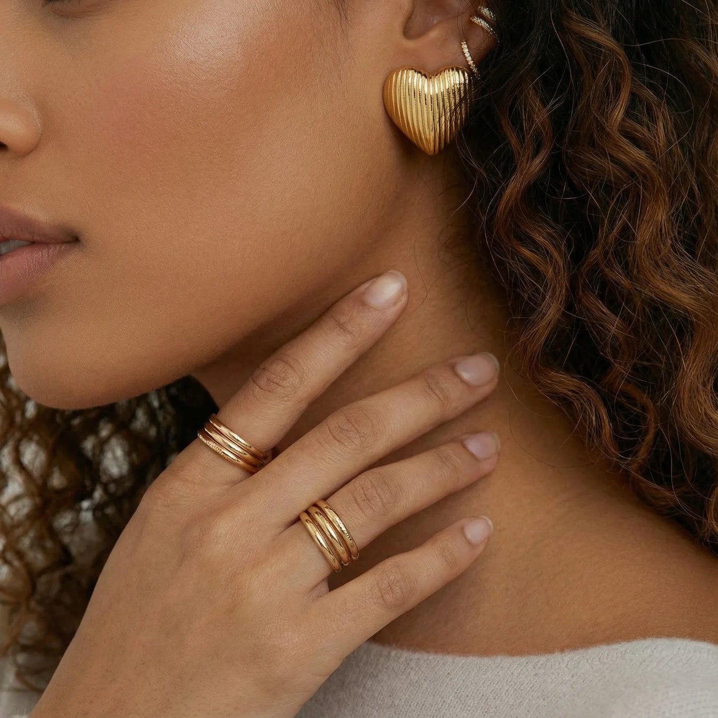 Textured Heart Stud Ohrringe